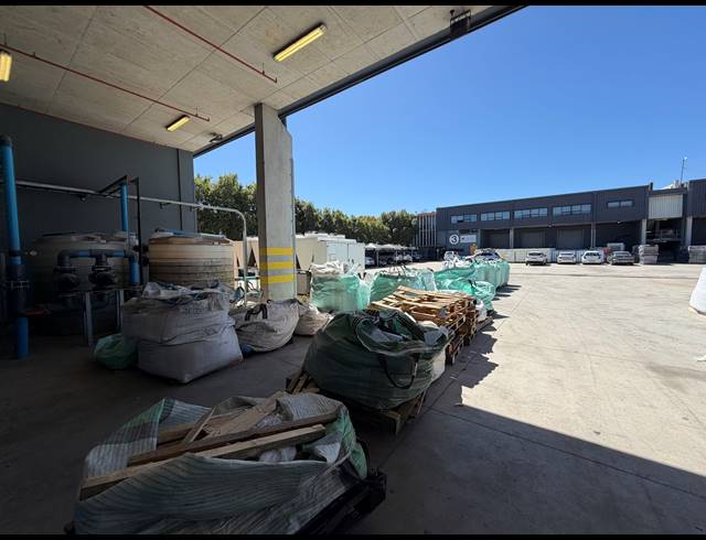 2,305M² WAREHOUSE TO LET IN BLACKHEATH INDUSTRIAL